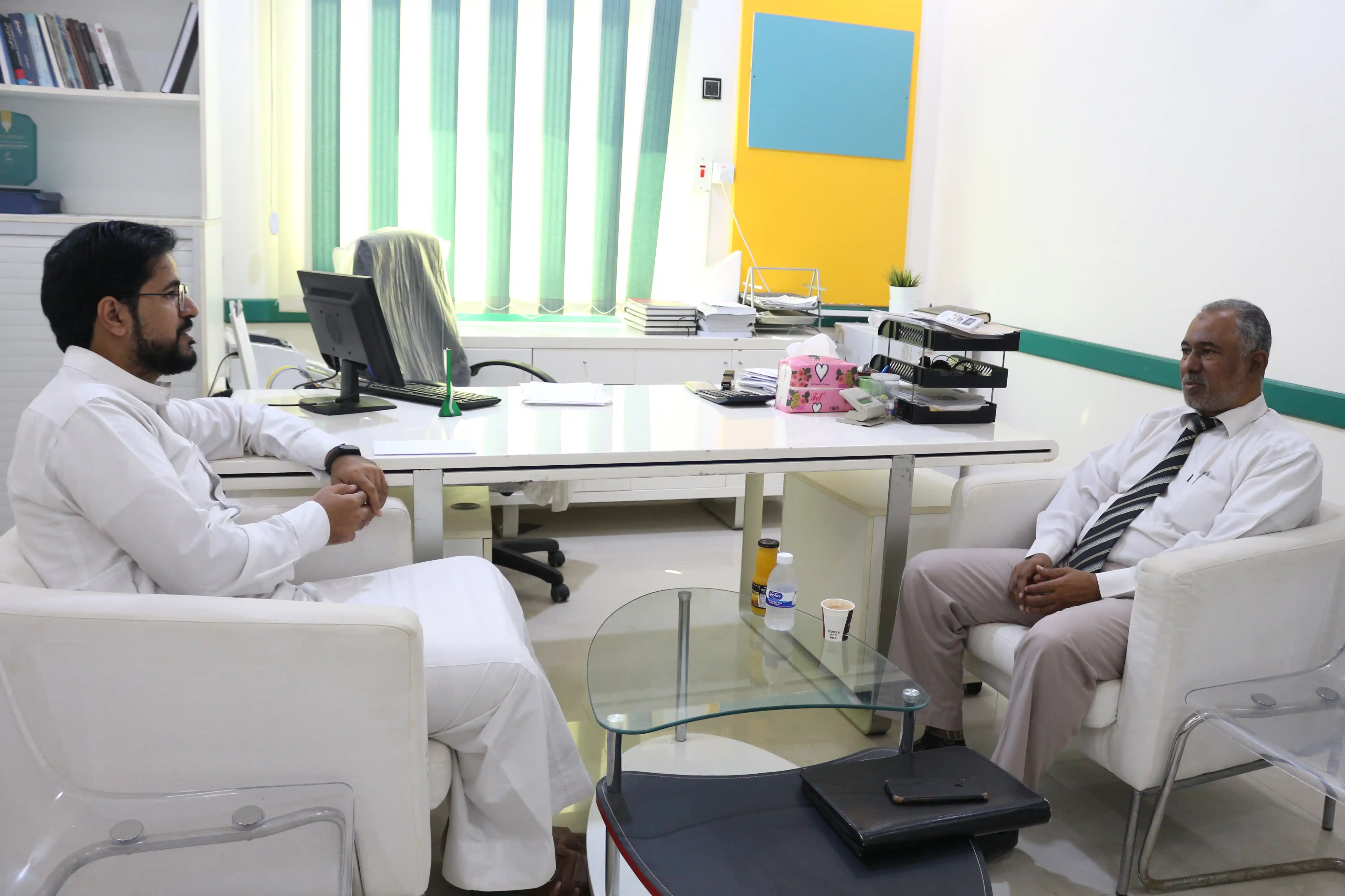 Deputy Dean of the College of Environmental Sciences and Marine Biology Familiarizes Himself with the Activities of Al-Omran Institute for Studies and Capacity Building